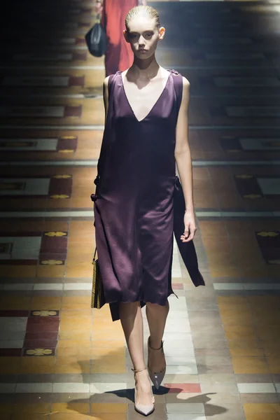 Look 27